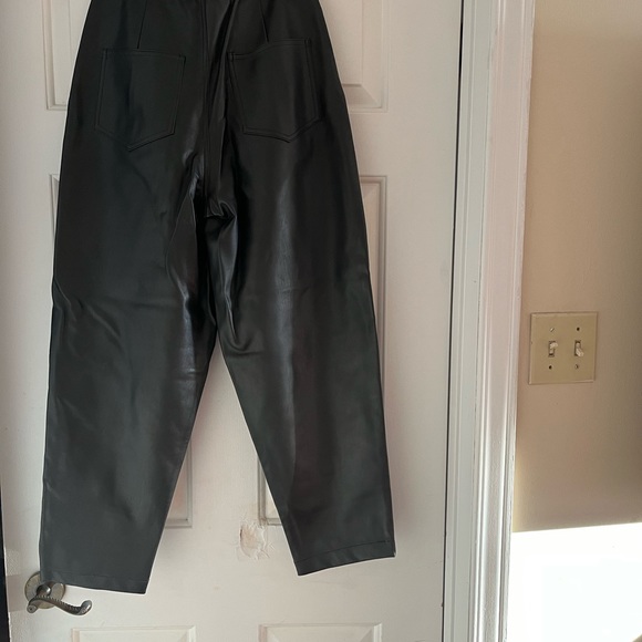 Zara faux leather trousers - Picture 3 of 10